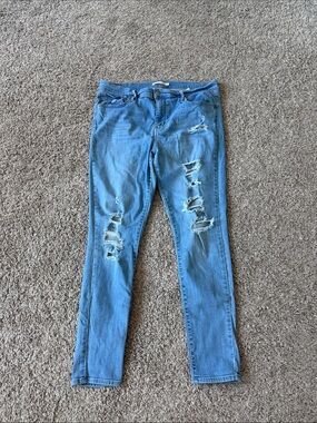 Levi’s Distressed Light Blue Women's 720 High Rise Super Skinny Jeans Size 34x30